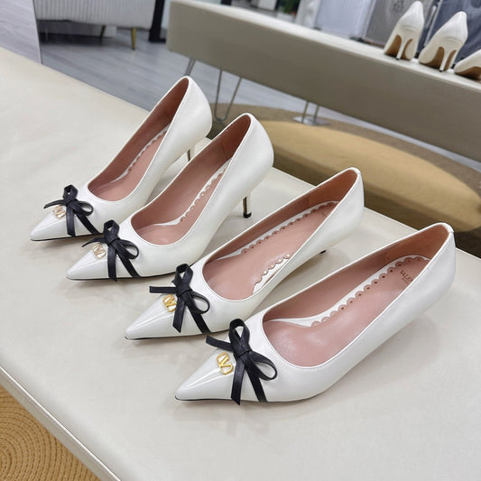 Bepointy Pump Bow In White Cowhide And Patent Leather Pale Pink Sheepskin Linning 304262