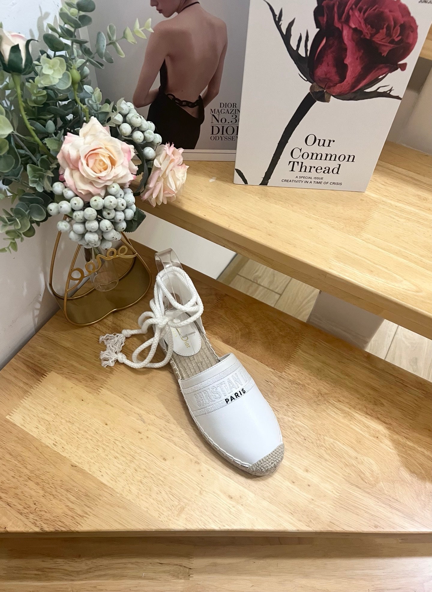 CD FW26 Sandals White Sheepskin 692255