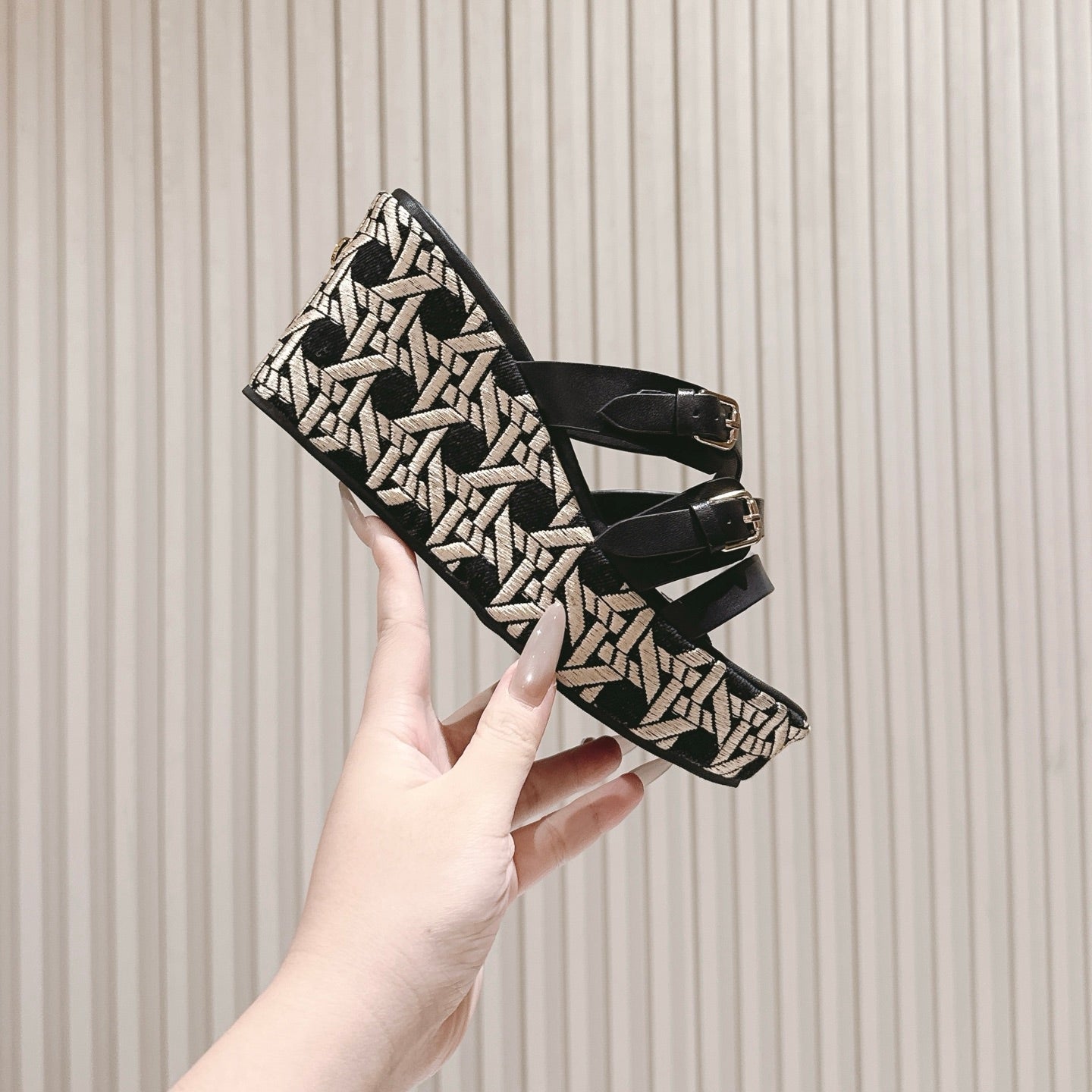 CD L'Amazone Wedge Slide 85mm Black  Calfskin and Raffia  483084