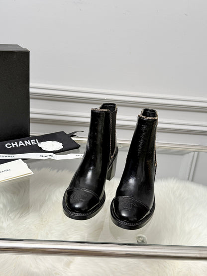 CC 26s Ankle Boots Black Glossy Leather 101931