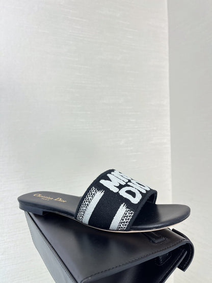 dway slide embroidered black cotton