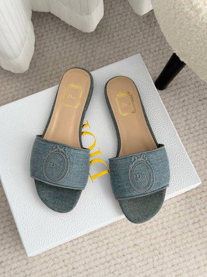 CD Médaillon Slide Flat Wash Blue Denim 849733