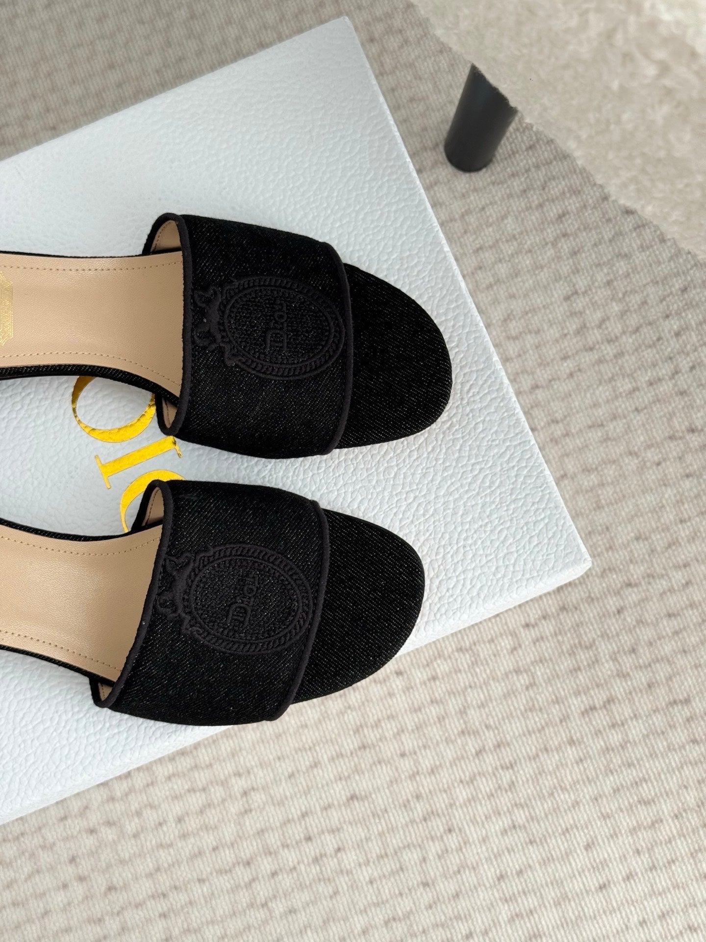 CD Médaillon Slide 4.5cm Black Denim 849735