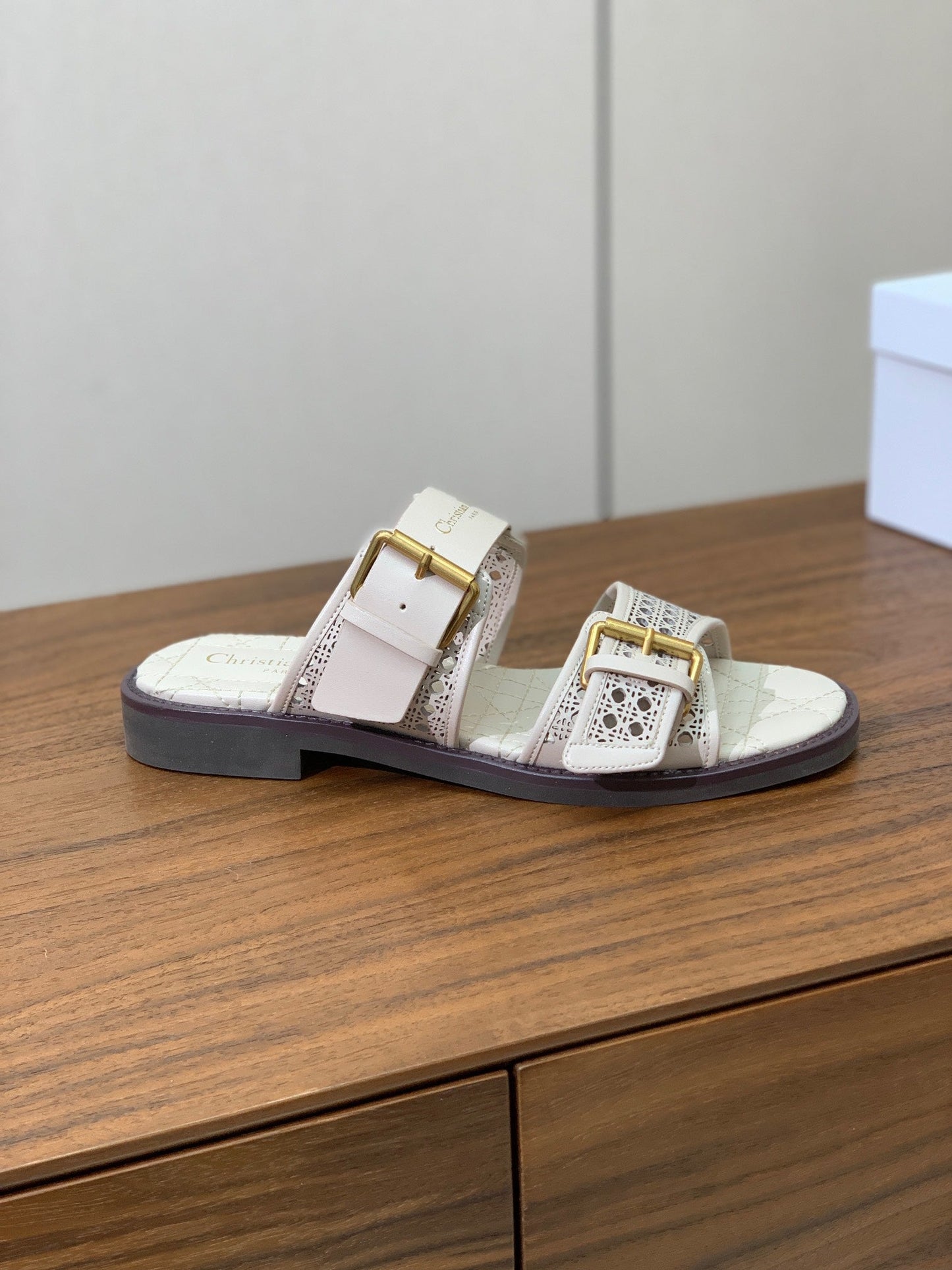 CD D-Avenue Slide Cream Cowhide 792656