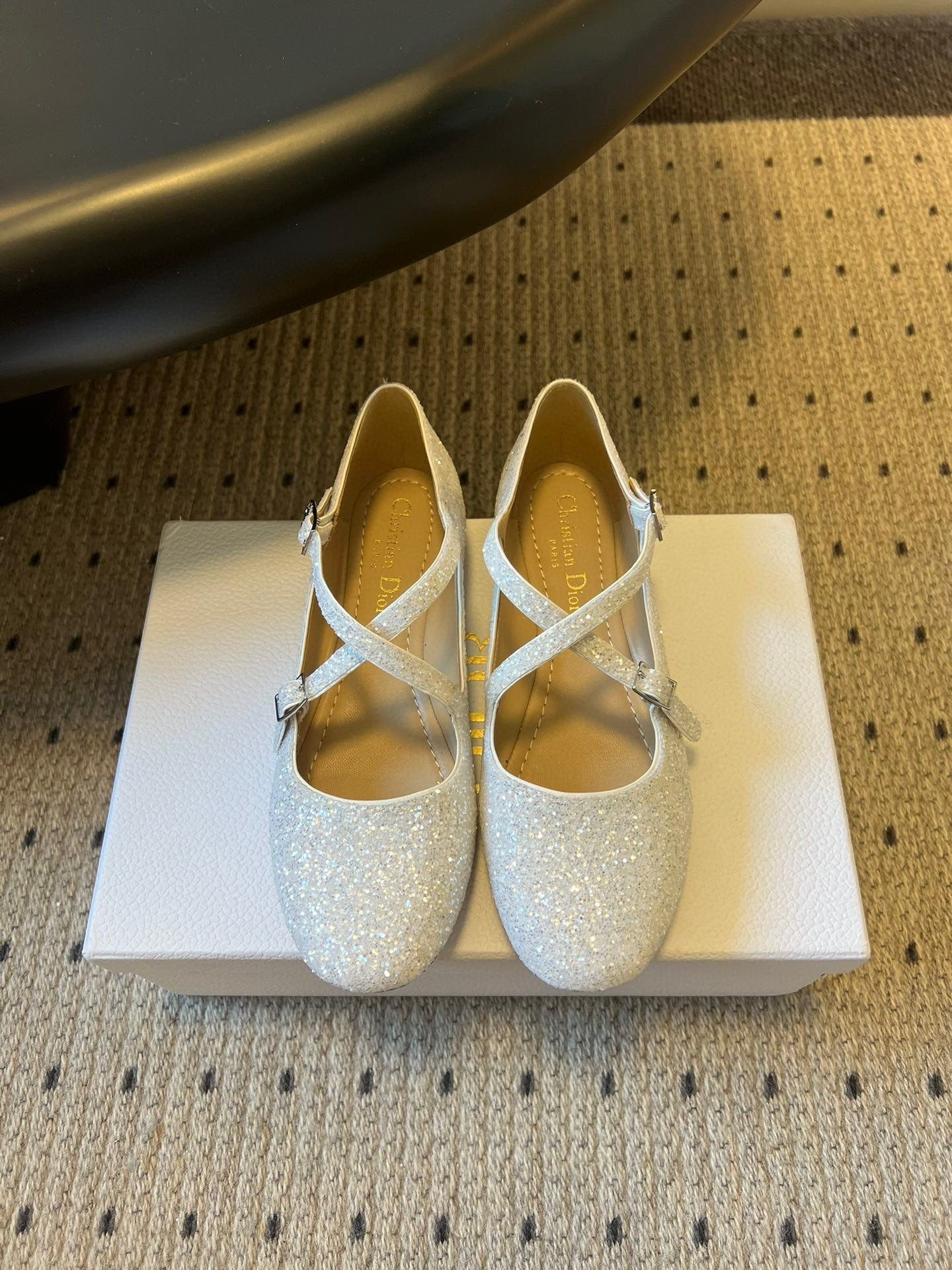 CD 26s New Flat Ballet Flats With Cross Straps White Glitter 622216