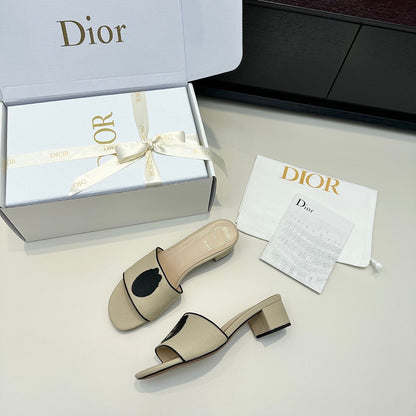 CD Médaillon Slide 4.5cm Cream Black Denim 899861
