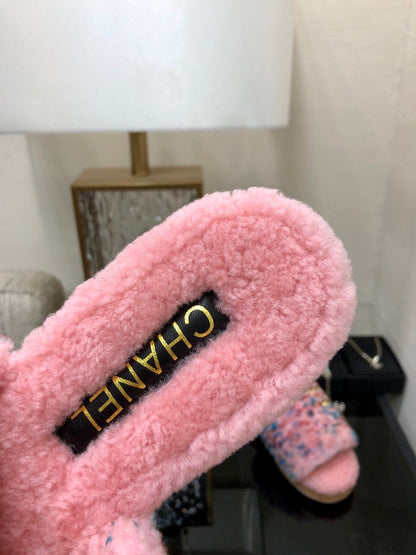 CC 26s Slippers Pink Mix Blue Red Fleece Wool 970120