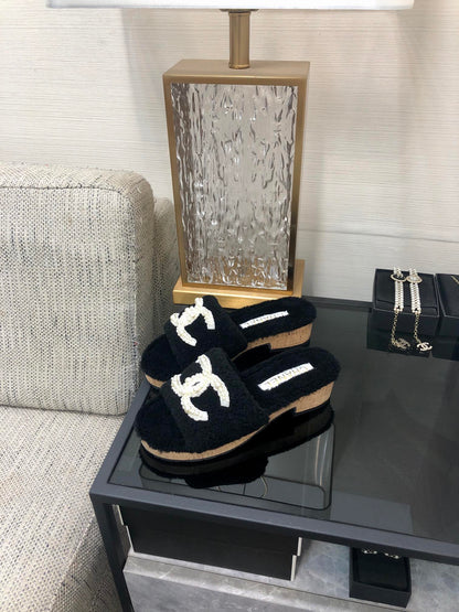 CC Pearl Plush Slides Black Wool 970128