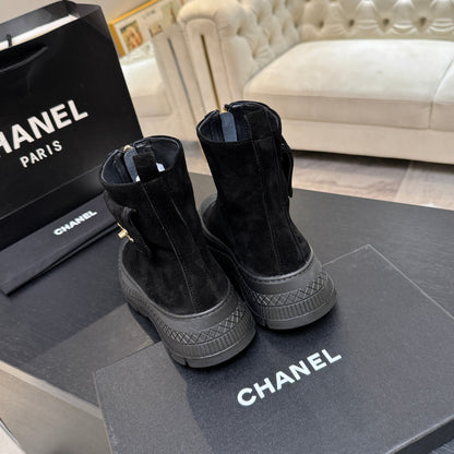 CC 26s Front-Zip Ankle Boots Black Suede Leather 106811