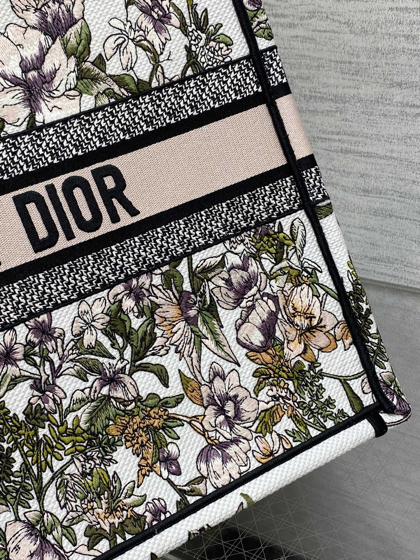 CD Medium Dior Book Tote Floral Motif White Pink Cotton