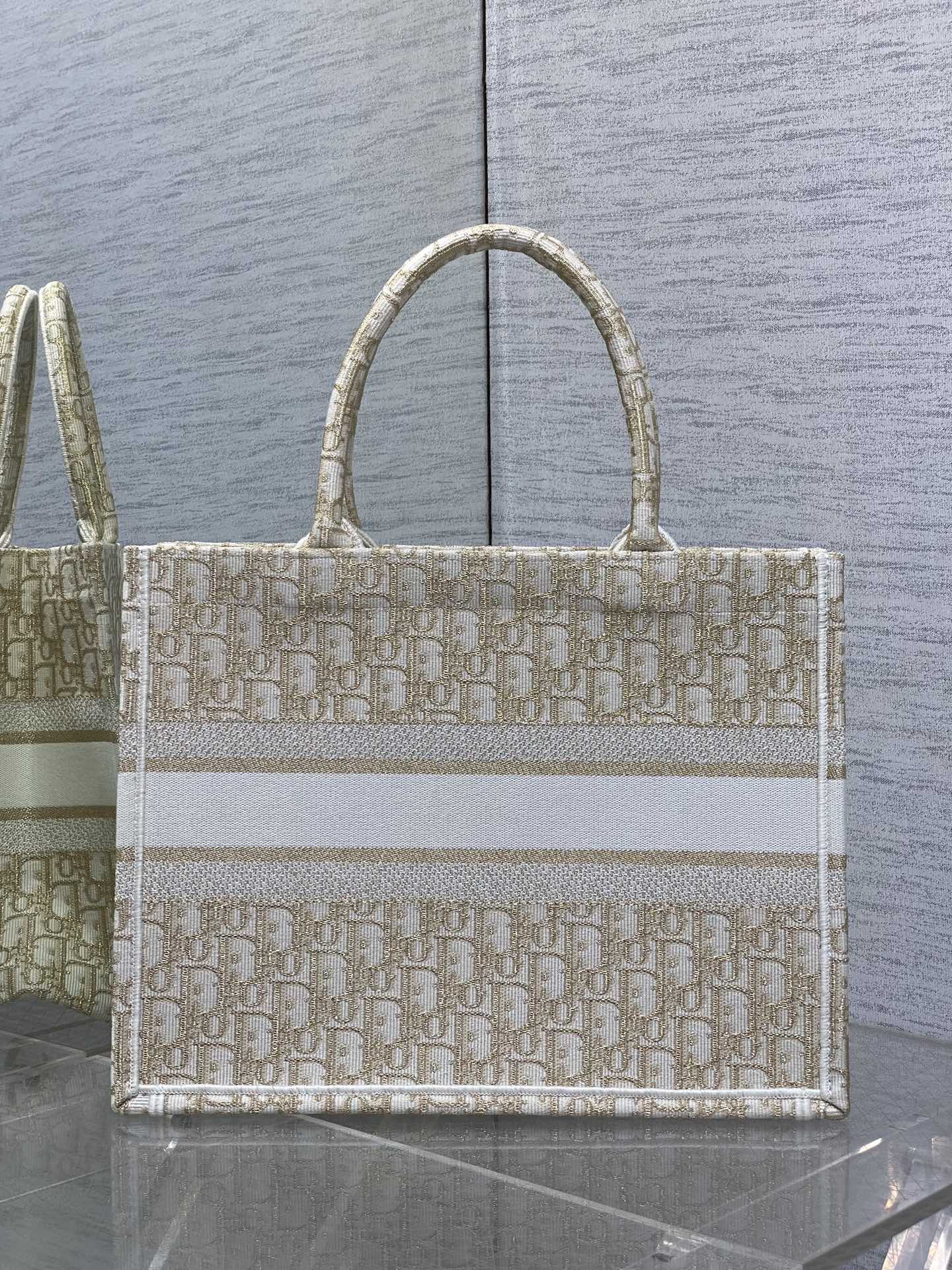 CD Medium Dior Book Tote White Beige Cotton Oblique Jacquard