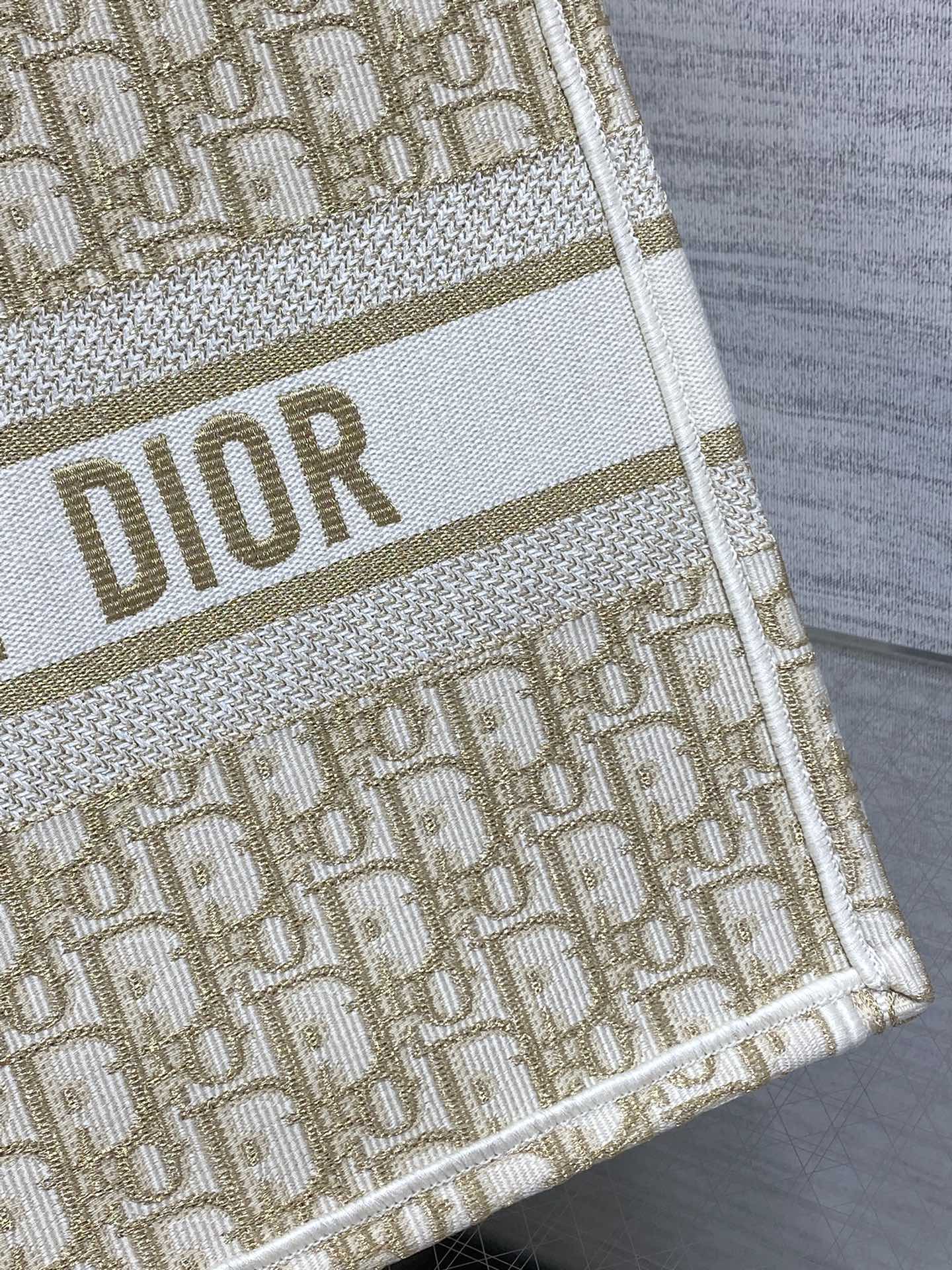 CD Medium Dior Book Tote White Beige Cotton Oblique Jacquard