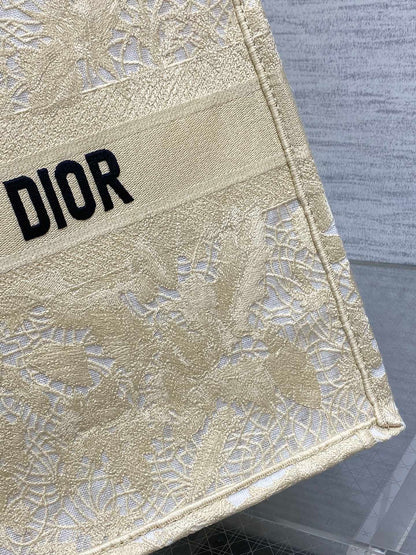 CD Large Dior Book Tote Scotland’s National Flower Pattern Beige Cotton