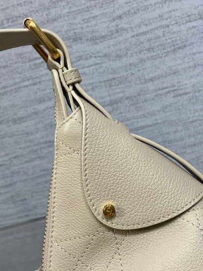 Dior 2025 Voyage Bag 23cm Powder Beige Grained Calfskin 267772