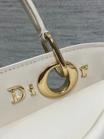 CD 26SS Bow-Adorned Bag White Calfskin 272515