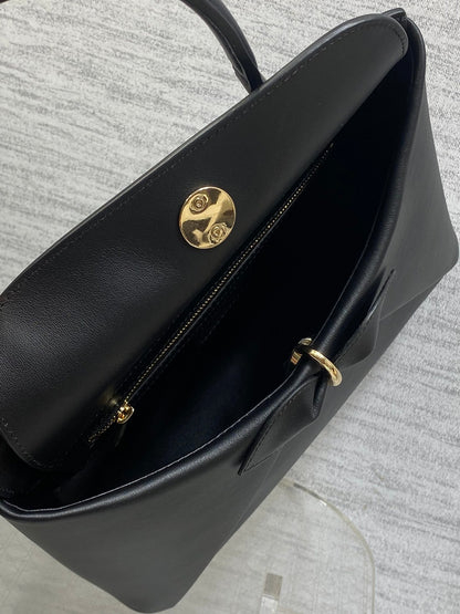 CD 26SS Bow-Adorned Bag Black Calfskin 272519