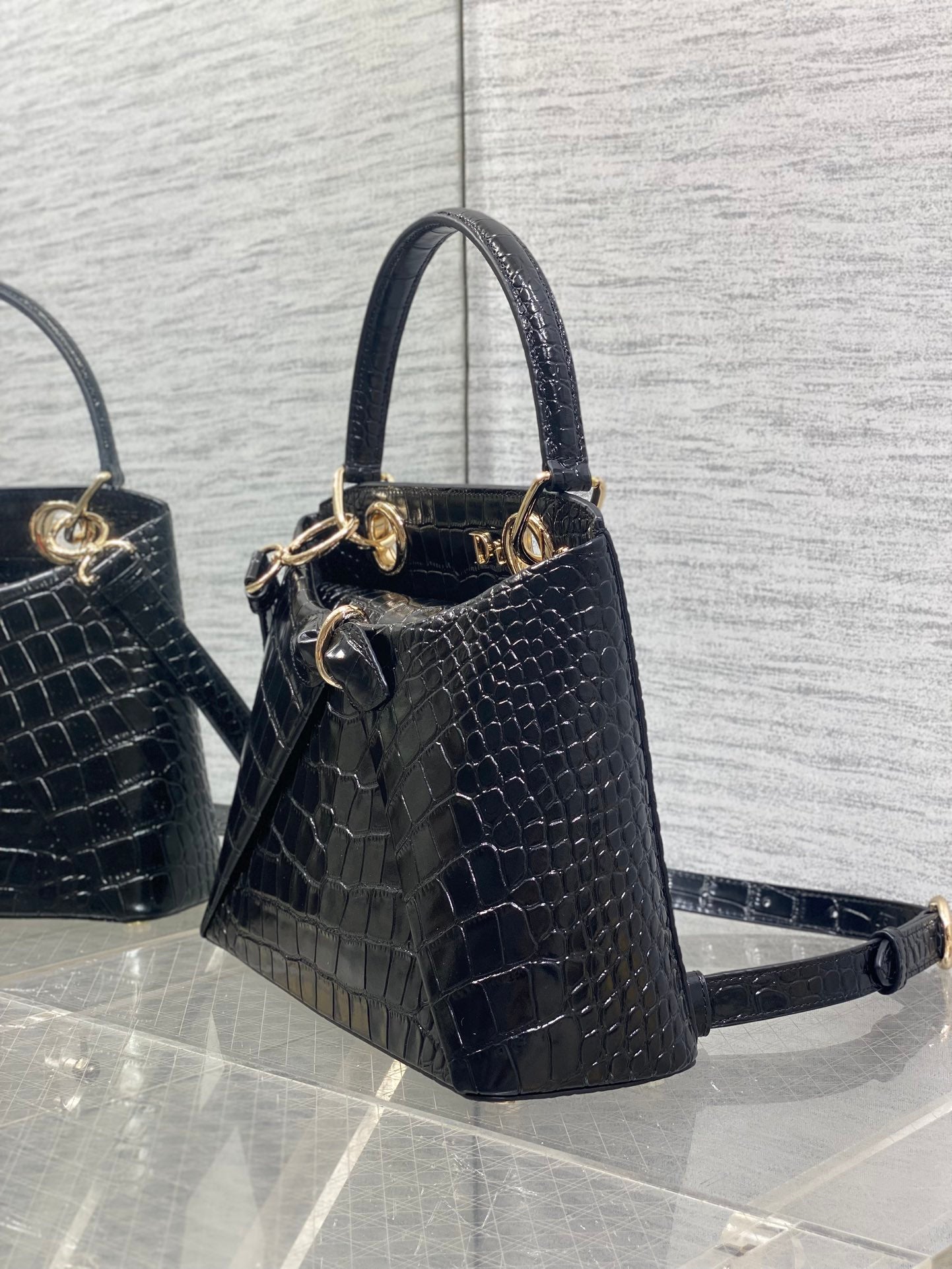 CD 26SS Bow-Adorned Bag Black Glossy Crocodile Pattern Embossed Calfskin 272521