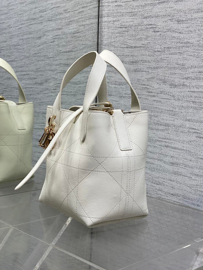 CD Toujours Bag 18cm White Macrocannage Lambskin 286513