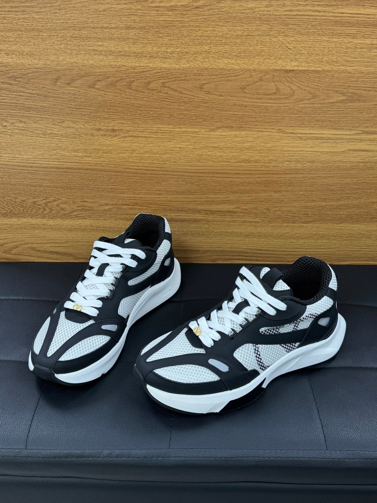 VT 26s Demivee Trainers White Black Mesh Suede 104027