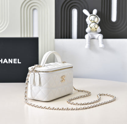 CC 25C Vanity Top Handle 17cm White Grained Calfskin Light Gold Hardware
