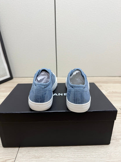CC 26s Laceless Sneakers White Blue Canvas Rubber 940857