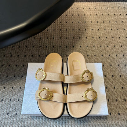CD 26s Médaillon Buckle Slide Cream Suede 820025