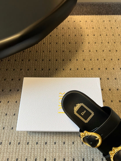 CD 26s Médaillon Buckle Slide Black Cowhide 820023