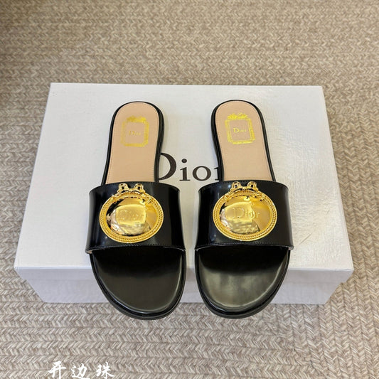 CD 26A Slippers Cannage Embroidered Cowhide Gold Logo