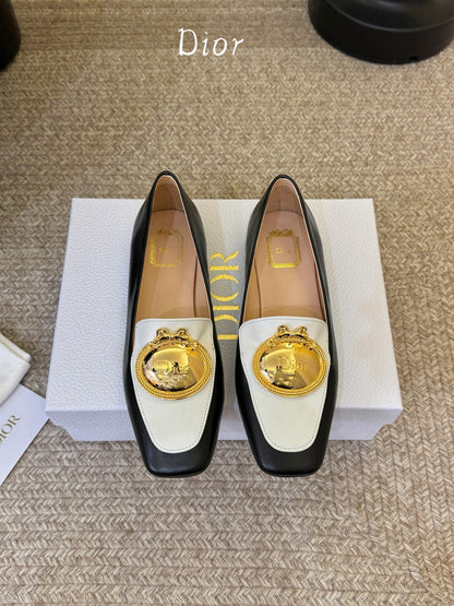CD Médaillon Loafer Black White Sheepskin 835716