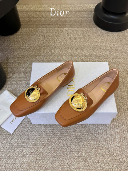 CD Médaillon Loafer Brown Sheepskin 835718
