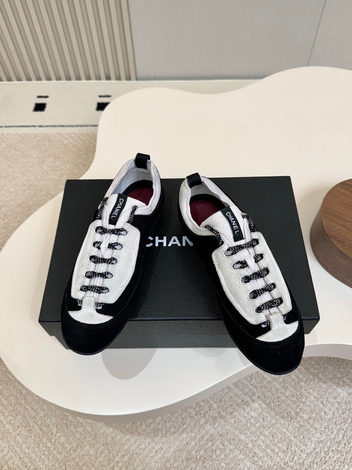 CC Métiers d’art 2026 Sneakers Black White Suede 859563