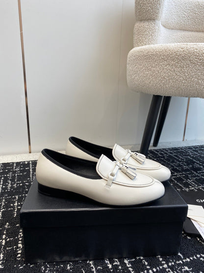 CC 26s Tassel Loafers White Calfskin 964907