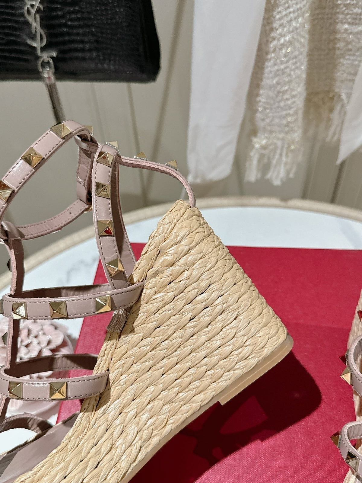 Rockstud Ankle Strap Wedge Sandal In Crepe Pink Calfskin Leather And Beige Raffia 100mm 829391