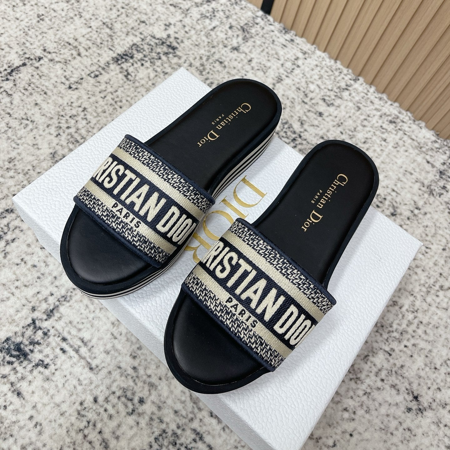 CD 26s Platform Embroidered Sandals Beige Black Canvas Leather 643500