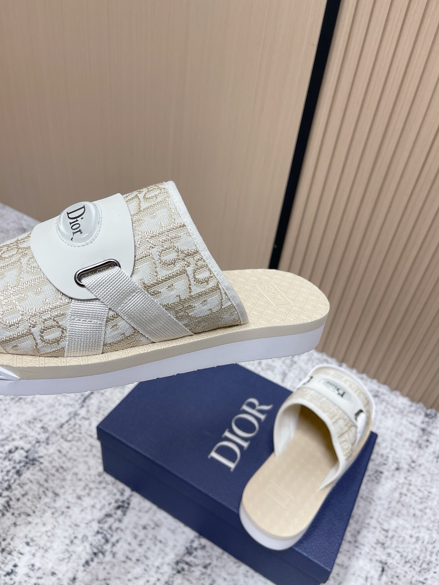 CD Men's Alpha Sandals Cream Rubber Cotton 752387
