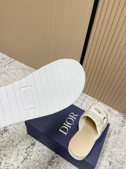 CD Men's Alpha Sandals Cream Rubber Cotton 752387