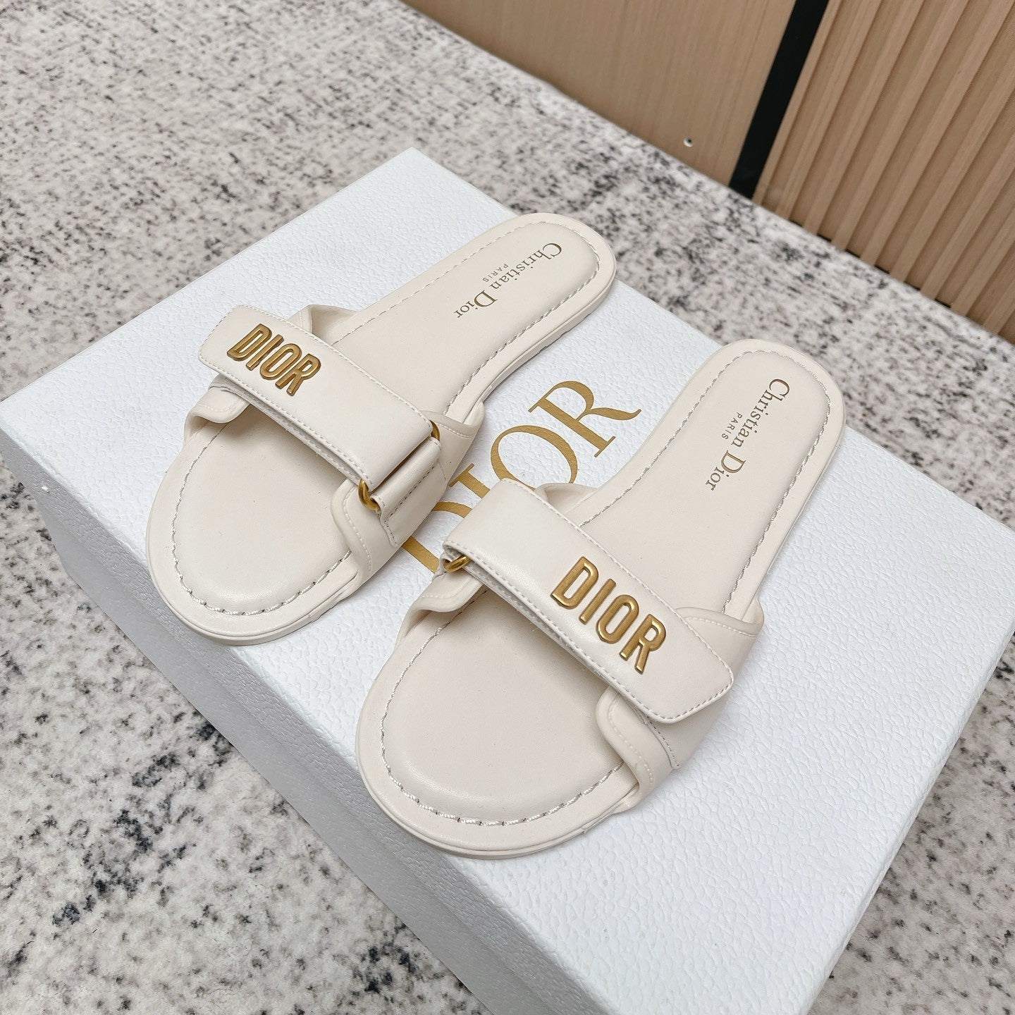 CD Dioriviera Dioract Slides White Cowhide 752400
