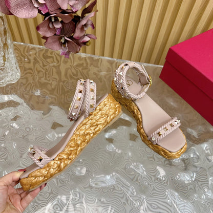 Rockstud Flatform Sandal 45mm In Rose Pink Calfskin And Raffia 102846
