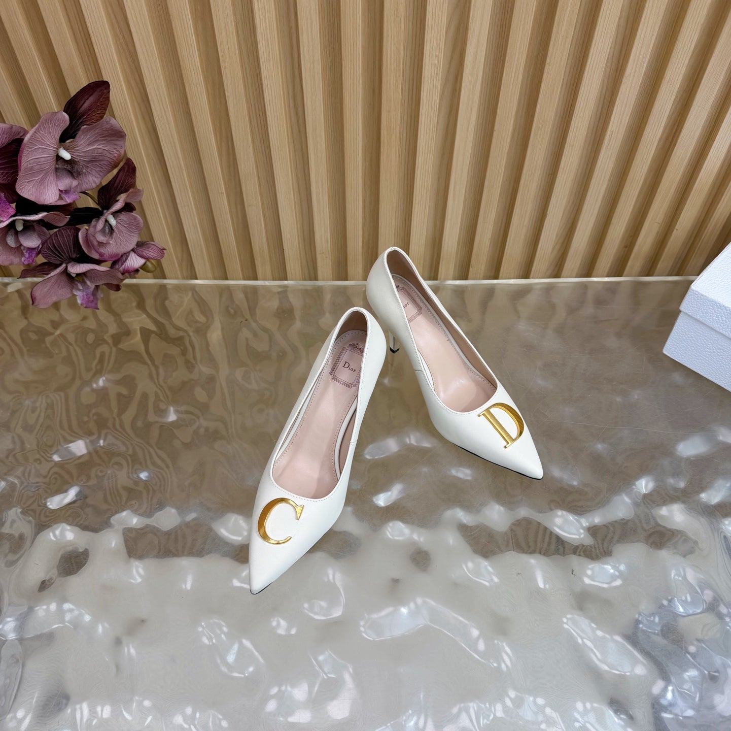 CD Buckle High-Heeled Elegant Shoes 85mm White Cowhide 537722