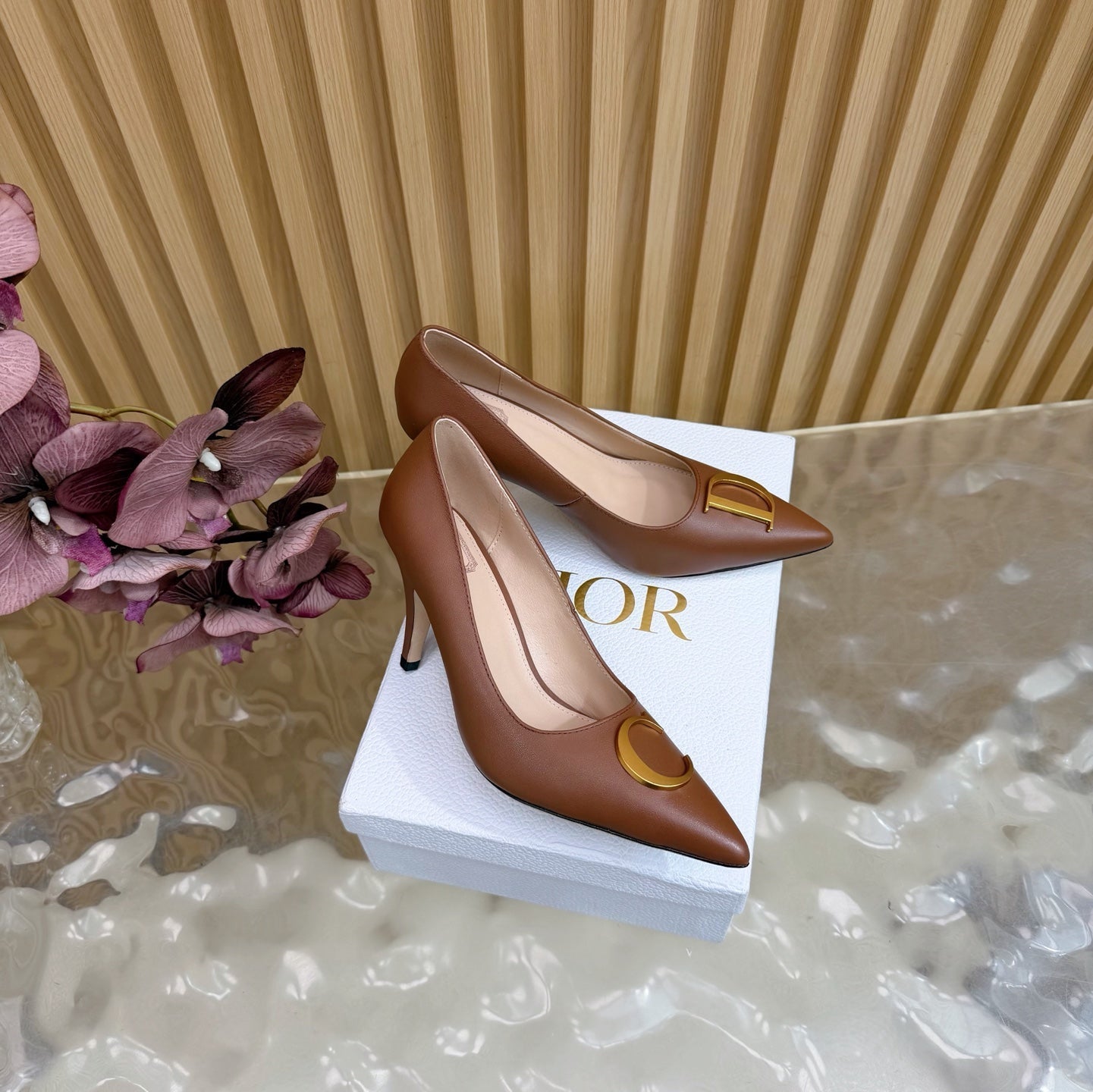 CD Buckle High-Heeled Elegant Shoes 85mm Brown Cowhide 537719