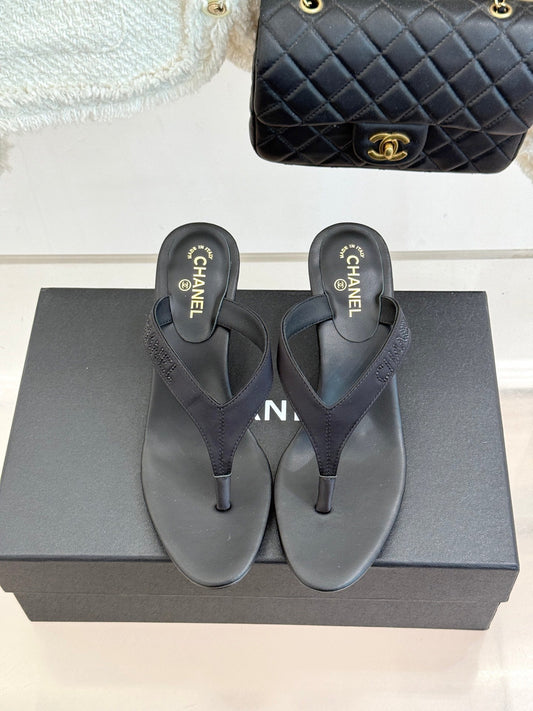 CC 2026 Thong Sandal 5.5cm Black Satin 825791