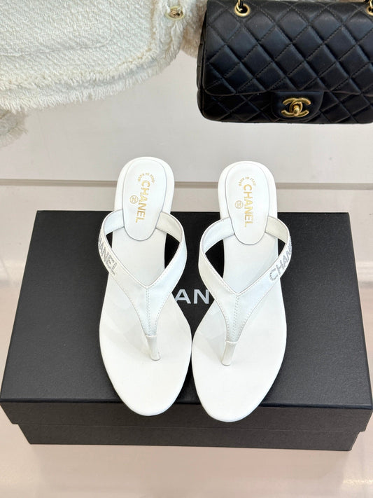 CC 2026 Thong Sandal 5.5cm White Satin 825793