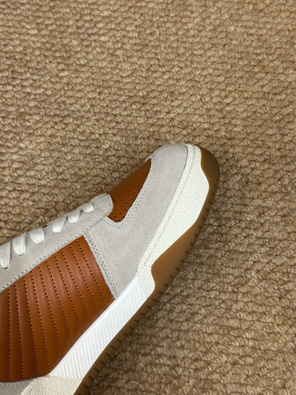 VLogo Upvillage Low-Top Sneakers Brown Grey Suede Leather 691440
