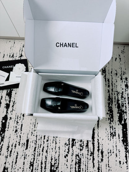 CC AW26 Mocassins Flat Black Shiny Leather 942448
