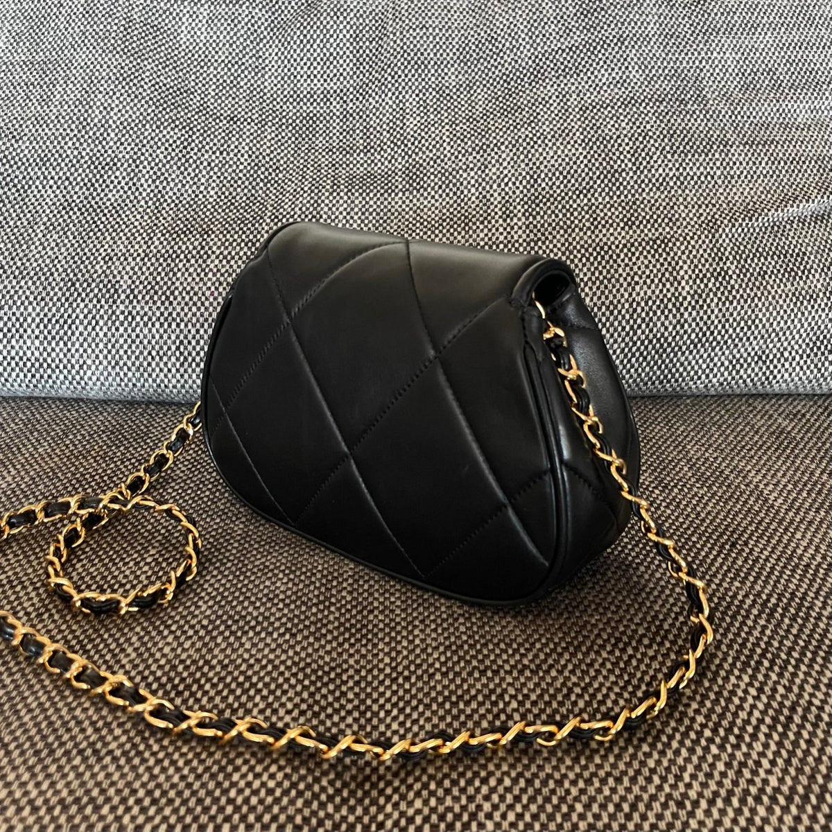 Chanel 2026 Vintage Coco Matelasse Flap Bag With Chain 22cm Black Calfskin