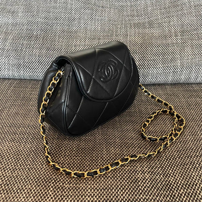 Chanel 2026 Vintage Coco Matelasse Flap Bag With Chain 22cm Black Calfskin