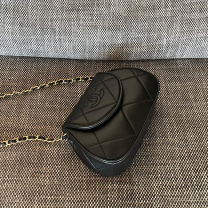 Chanel 2026 Vintage Coco Matelasse Flap Bag With Chain 22cm Black Calfskin