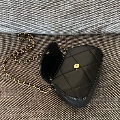 Chanel 2026 Vintage Coco Matelasse Flap Bag With Chain 22cm Black Calfskin