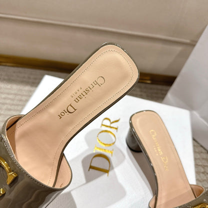 CD 25 C'EST DIO olive green patent leather 396127