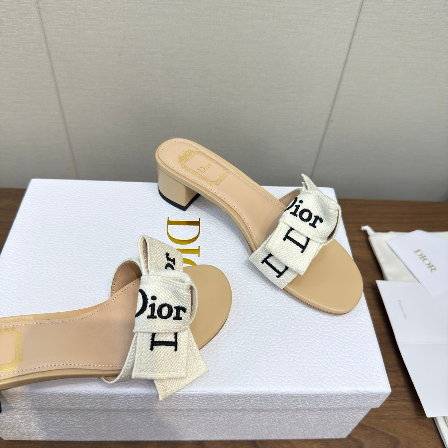 CD 26s J'Adior Chunky Heel 4.5cm Beige Canvas Lambskin 922451